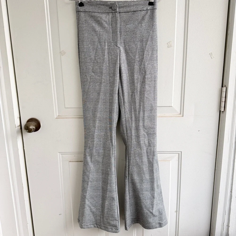 Studio F | Classic Plaid Flared Trousers | Size 4 |‎ Tailored Chic - Picture 2 of 10